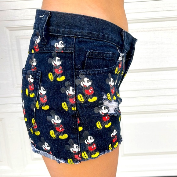 Disney’s Mickey Mouse Womens Medium Cut Off Ripped Denim Jean Shorts Siz… - Picture 3 of 5